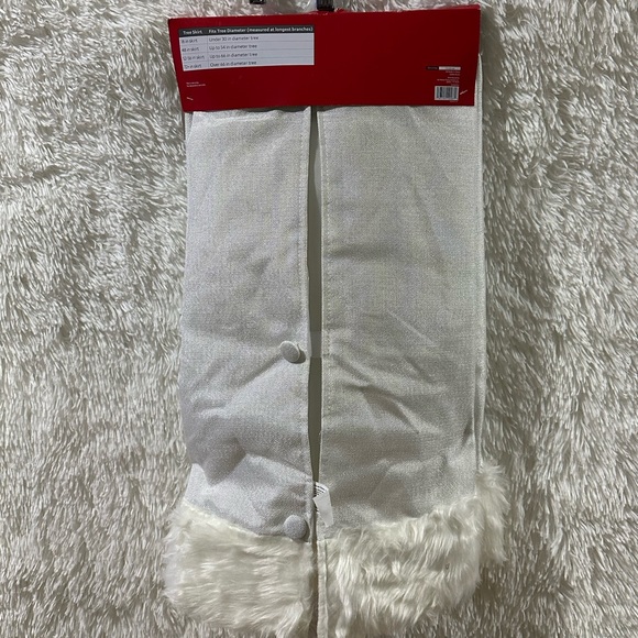 Christmas Tree Skirt - Picture 4 of 8